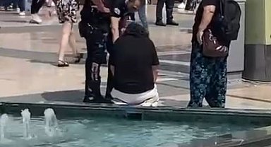 Polisi görünce namaz kılmaya başladı, gerçek çok farklı çıktı