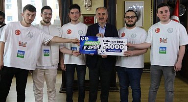 Ribegem E-Spor'da ödüller sahiplerini buldu