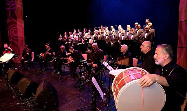 Sağlık çalışanları sahnede: Akılcı ilaç kullanımına dikkat çektiler