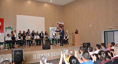 Selendi Türk Müziği Korosu ilk konserini verdi