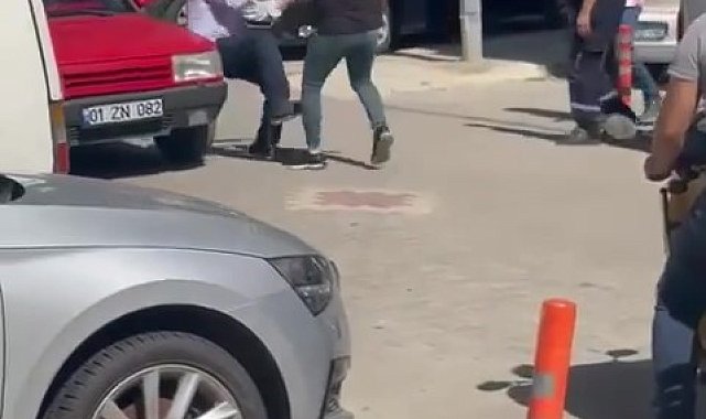 Sevgilisine çarpan yaşlı adamı herkesin gözü önünde bıçakladı
