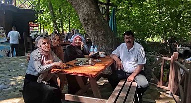 Sıcaklığın 40 dereceyi aştığı Batman'da vatandaşlar mesire alanlarına akın etti