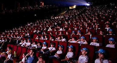 Sinema ve tiyatroları izlemeye doyamadık!