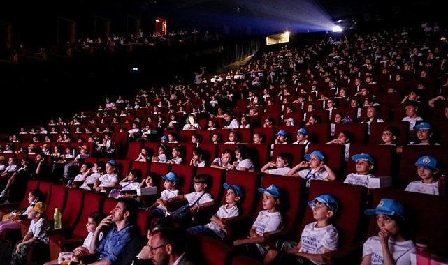 Sinema ve tiyatroları izlemeye doyamadık!