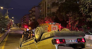Takla atan araçtan yaralı olarak kurtuldu