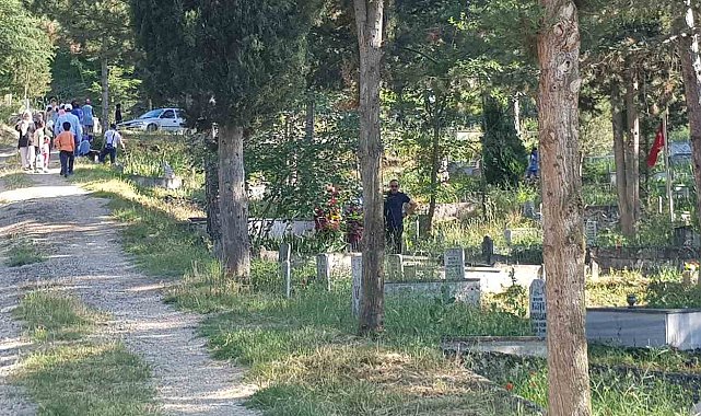 Taraklı'da mezarlıklarda bayram yoğunluğu