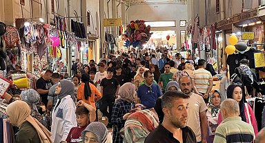 Tarihi Kapalı Çarşıda Kurban Bayramı hareketliliği yaşanıyor