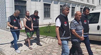 Tartıştıkları komşularını baltayla ağır yaralayan baba ve oğul tutuklandı