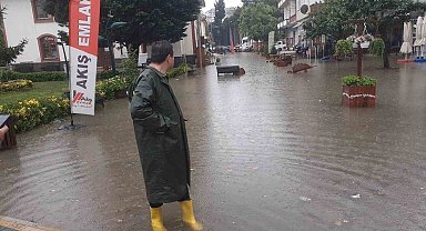 Taşkınlar sonrası tatil bölgesinde yoğun çalışma