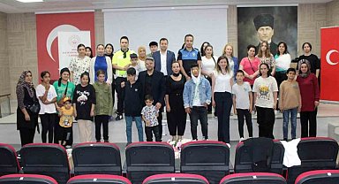 Trafik Tescil ve Toplum Destekli Polislerden bilgilendirme