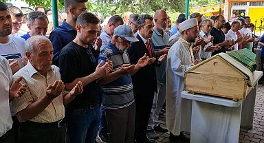 Traktör kazasında ölen ortaokul öğrencisi toprağa verildi
