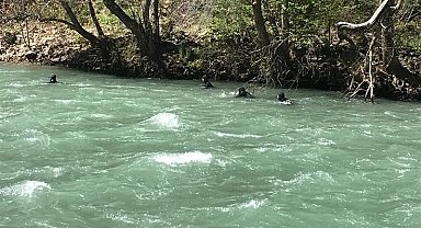 Tunceli Belediyesi dalgıç ekibinden, boğulma vakalarına karşı eğitim