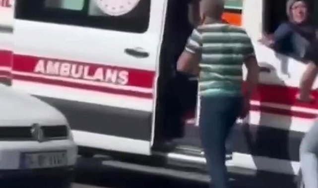 Tuzla'da yol vermeyip ambulansı durdurdu, 'hasta mı var' diye sordu