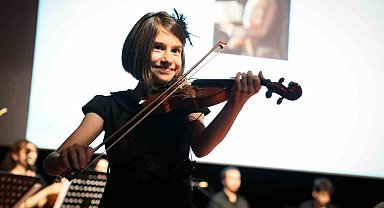 Ümraniye Belediyesi müzik akademisi öğrencilerinden yıl sonu konseri