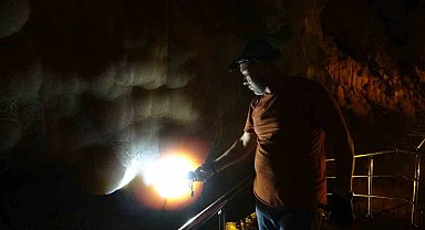 UNESCO Kültür Mirası Listesi'ndeki mağara, soğan sarkıtlarıyla dikkat çekiyor