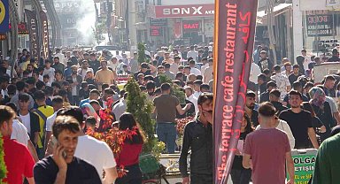 Van'da çarşı pazarda Kurban Bayramı yoğunluğu