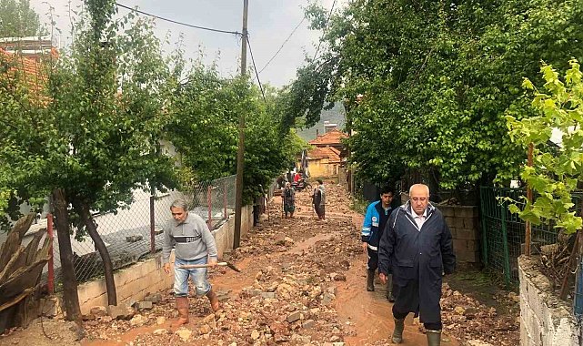 Vatandaştan sel bölgesini yalnız bırakmayan Başkan Arslan'a teşekkür
