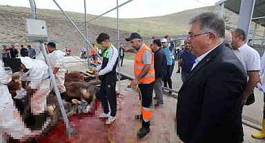 Yakacık'ta kurbanlar güvenle kesildi