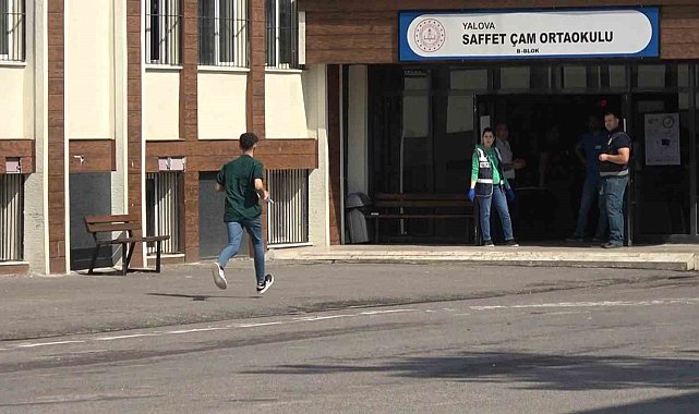 Yalova'da öğrenci ve velilerin YKS heyecanı