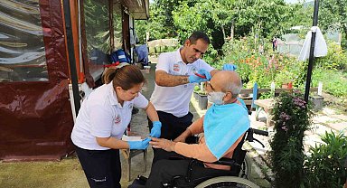 Yaşlıların bayram bakımı Büyükşehir'den