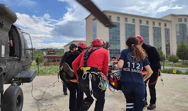 Yaylada kalp krizi geçiren çoban askeri helikopterle hastaneye kaldırıldı