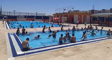 Yaz mevsiminde 800 bin kişi Şanlıurfa'daki havuzlarda yüzdü
