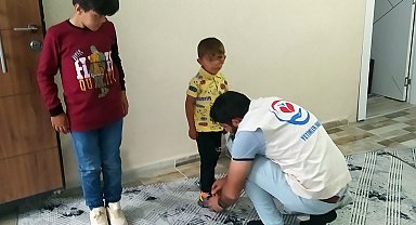 Yetimler Vakfı'ndan Ağrılı çocuklara giyim ve ayakkabı yardımı