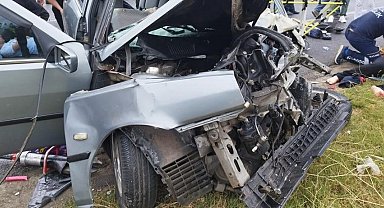 Yolcu otobüsü ile otomobil çarpıştı: 1 ölü, 3 yaralı