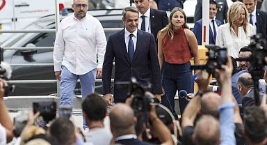 Yunanistan'da sandık çıkış anketlerine göre Miçotakis'in partisinin seçimi büyük farkla kazanması bekleniyor