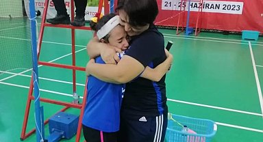 Yunusemreli Zeren badmintonda Türkiye üçüncüsü oldu