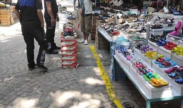 Zabıtadan kaldırım işgaline sınır belirleyen müdahale