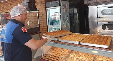 Zabıtadan tatlı imalathanelerine bayram baskını