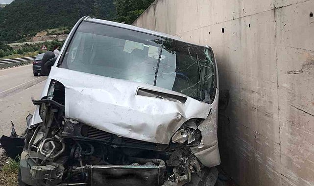 Zincirleme kaza da polis memuru yaralandı