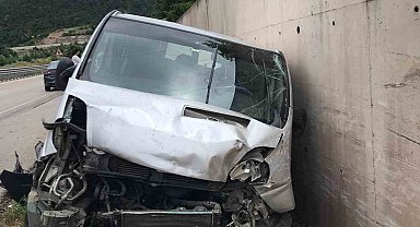 Zincirleme kaza da polis memuru yaralandı
