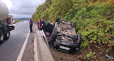 Zonguldak'ta otomobil bariyere çarparak takla attı: 6 yaralı