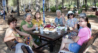 100 Yaş Evi üyeleri piknikte buluştu