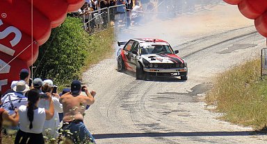 52 otomobil sporcusundan Şahintepe'de büyük çekişme