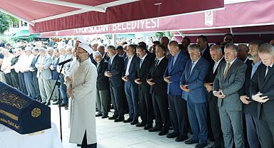 AK Parti Genel Başkan Yardımcısı Hayati Yazıcı'nın anne acısı