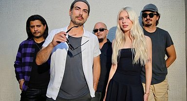 Aleyna Tilki ile Mor ve Ötesi'nden yılın düeti