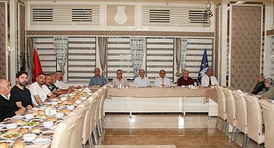 Alim Işık vatandaşla Muharrem orucunu açtı