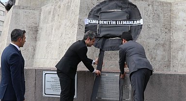 Bakanlık müfettişlerinden siyah çelenk!