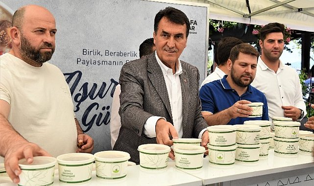 Başkan Dündar ikramı kendisi yaptı