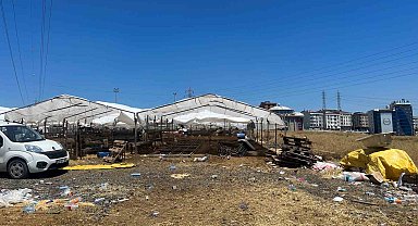 Bayramının son günü Avcılar'daki kurban çadırları toplanmaya başlandı