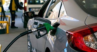 Benzin, motorin ve LPG'ye KDV zammı geldi