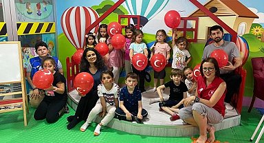 Bilecik Pazaryeri'nde çocuklar boya yaparak eğlendi