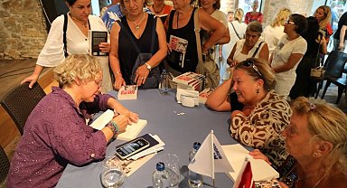 Bodrum'da 'Askıda Hayatlar' için imza günü