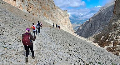 Bursa İnegöllü dağcılar zirveye yürüdü