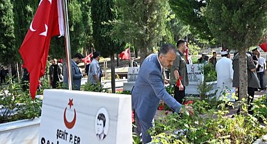 Bursa şehitliğinde duygusal anma
