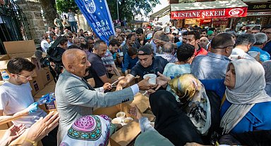 Bursa'da aşure kazanları birlik için kaynadı