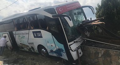 Bursalıların otobüsü kültür turu dönüşünde kaza yaptı: 1 ölü, 8 yaralı